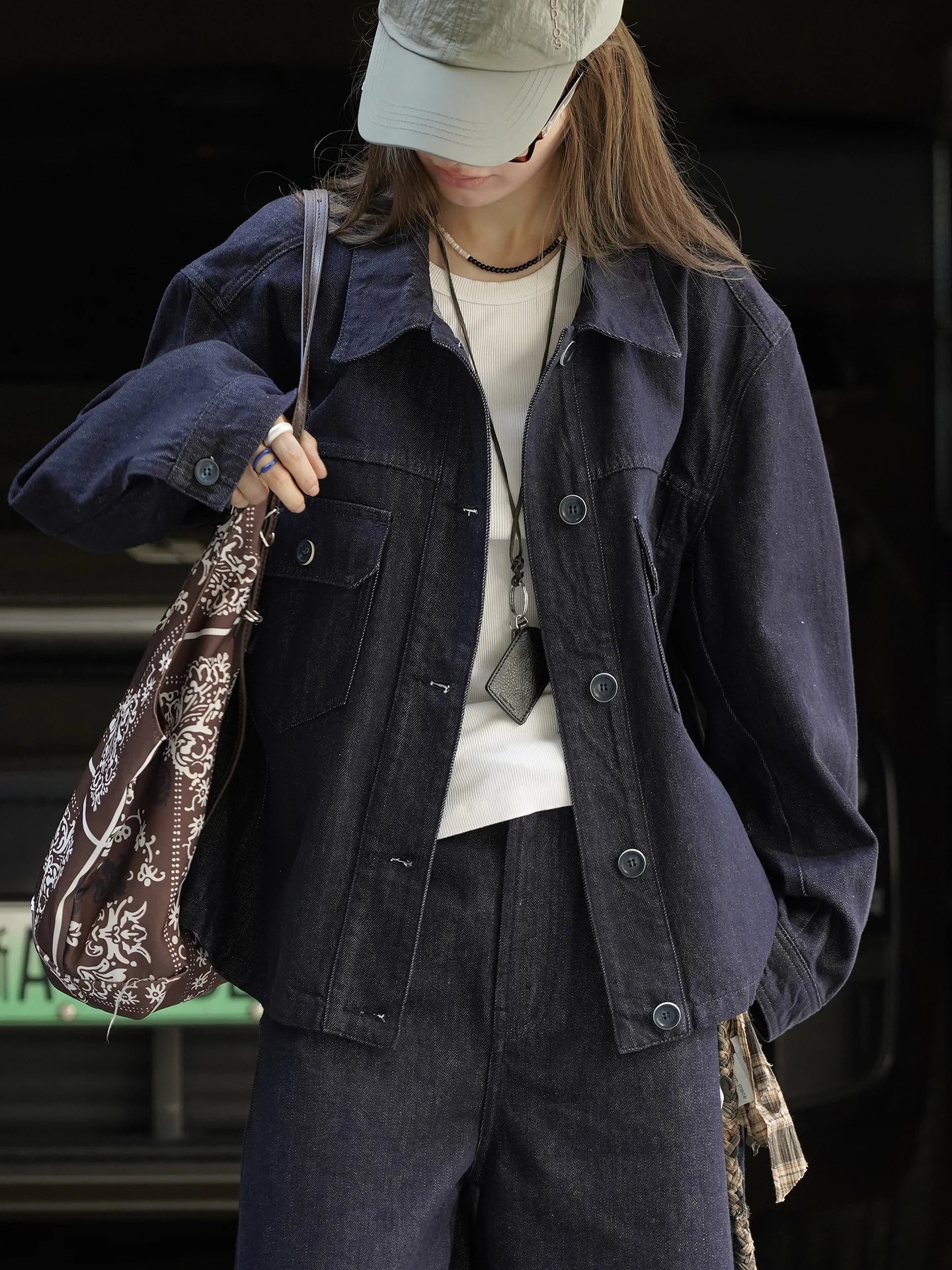 

Autumn and winter women's casual solid color lapel long sleeved pocket decoration loose denim jacket