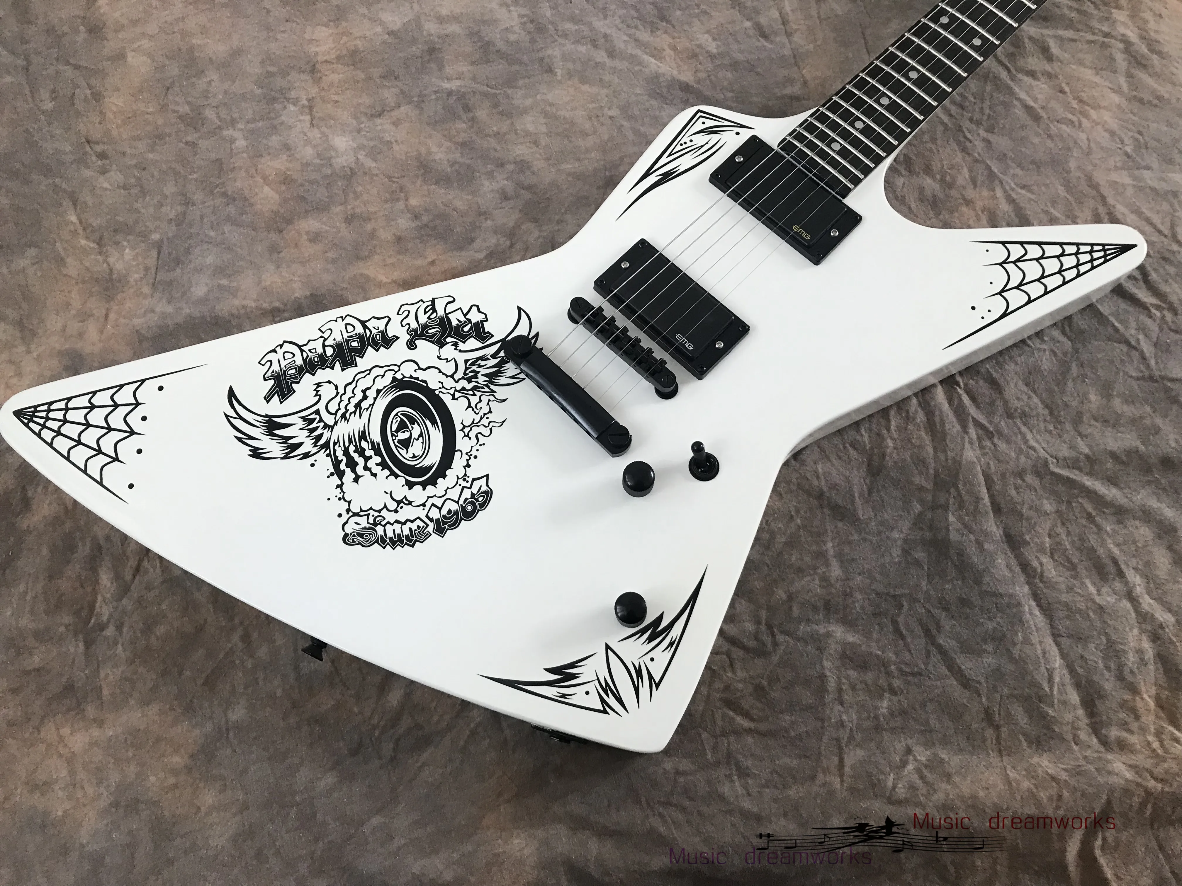 China\'s OEM  becoda black electric guitar  ES p White color, black pattern of individuality