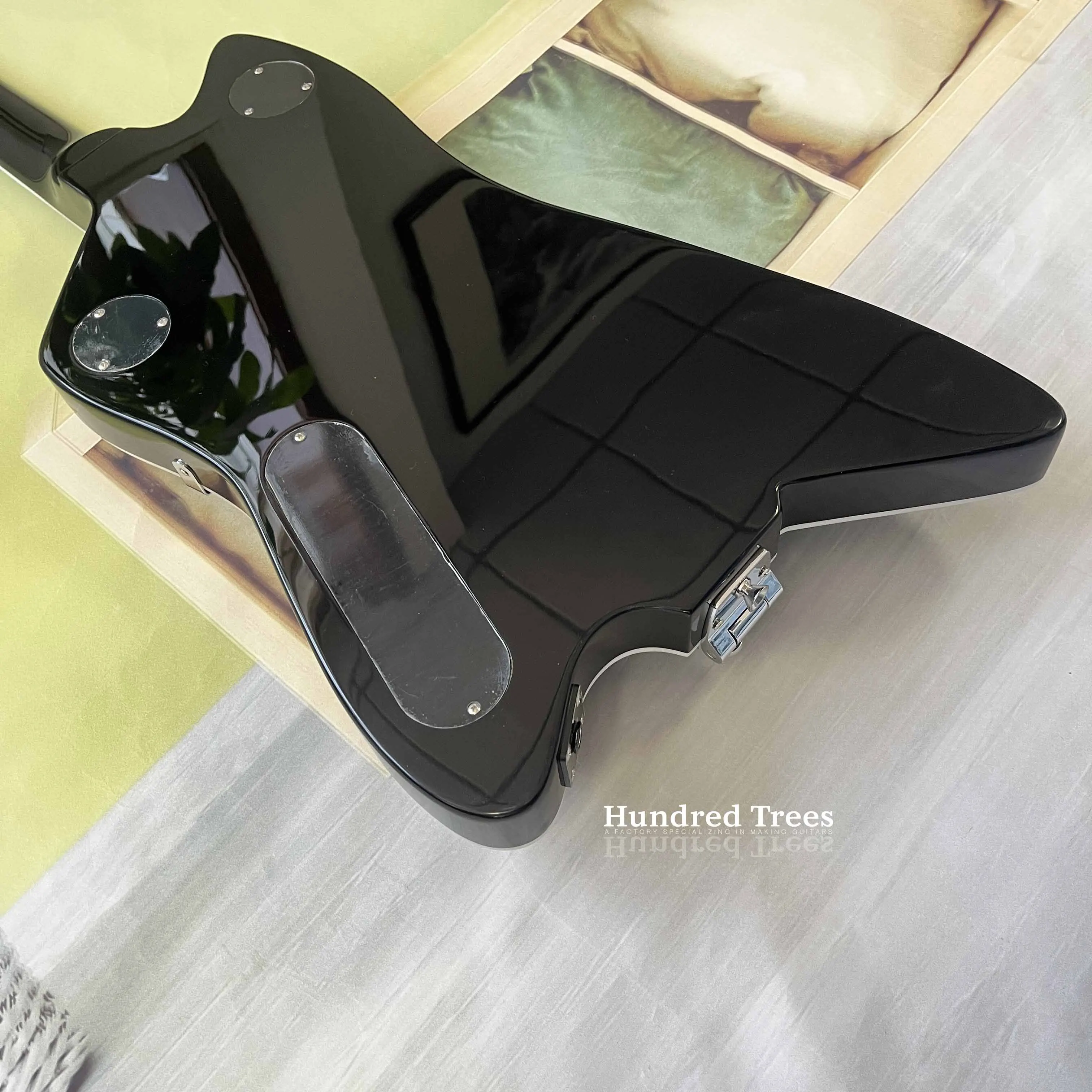 جيتار كهربائي فريد من نوعه على شكل بطريق معدني أحمر من الكروم 6 أوتار هدية عيد الميلاد شحن مجاني