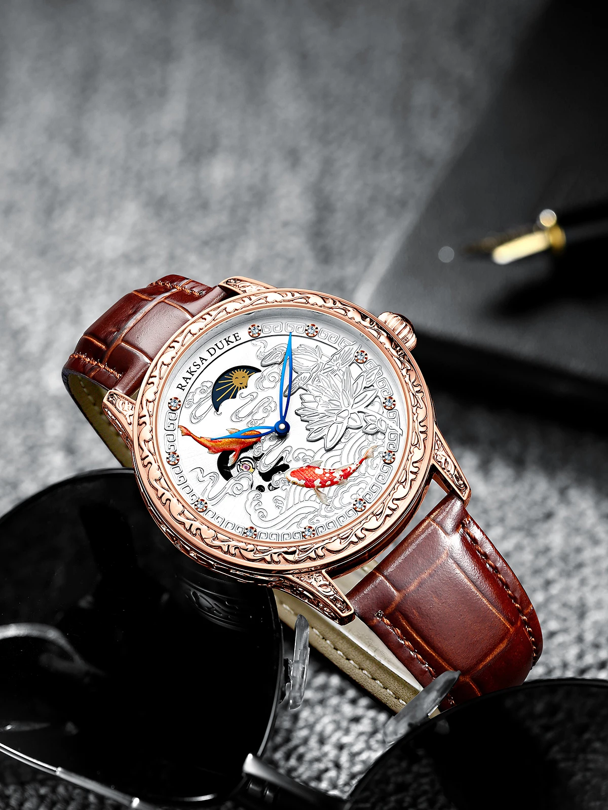 Automatyczny zegarek mechaniczny dla mężczyzn Luksusowy zegarek na rękę 3D Fish Fashion Wodoodporny zegarek z fazą księżyca