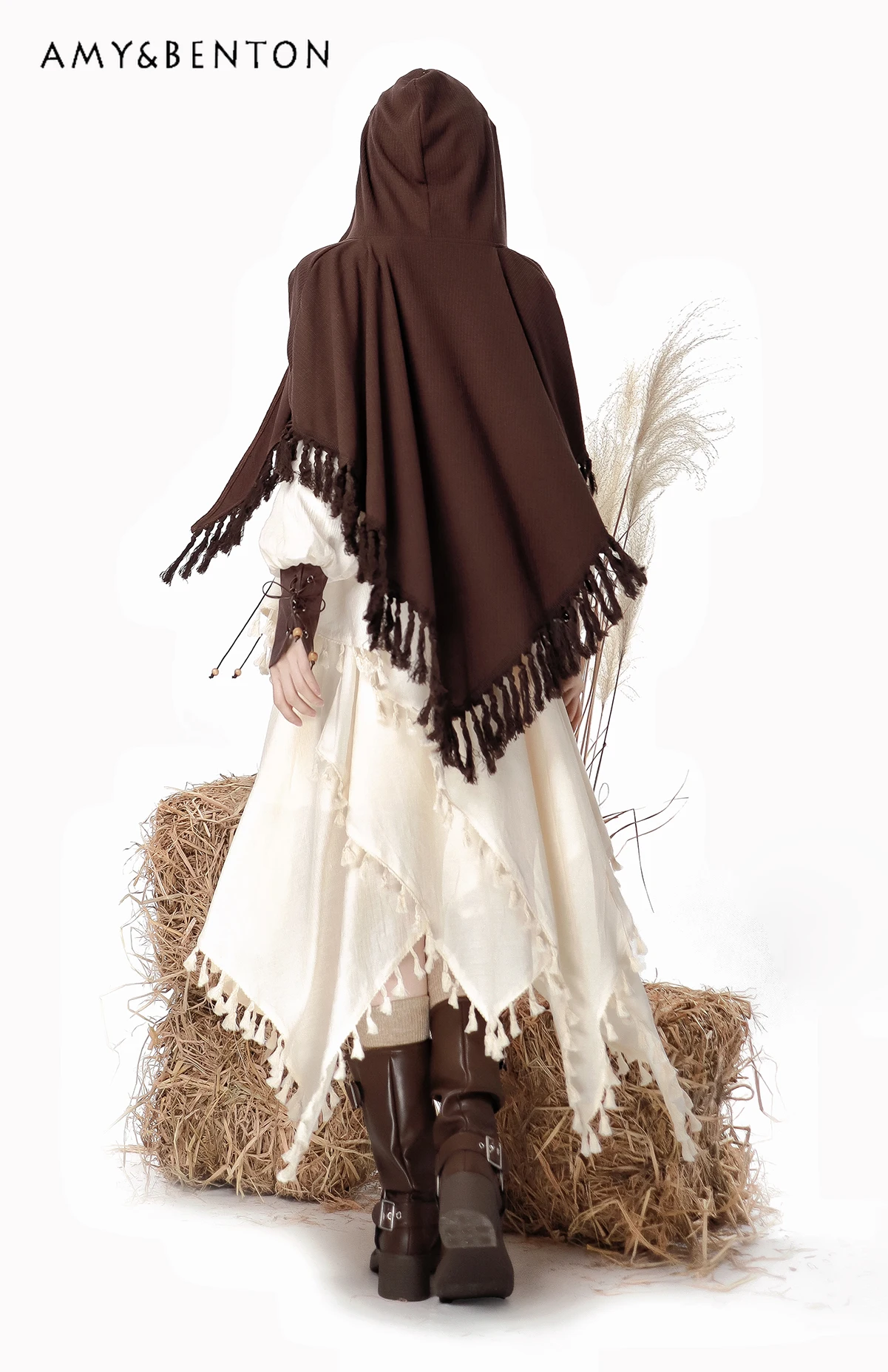 

2025 Spring and Autumn New Halloween Gothic Witch Costume Long Sleeve Waist-Cinching White Dress Brown Cape Two-Piece Set