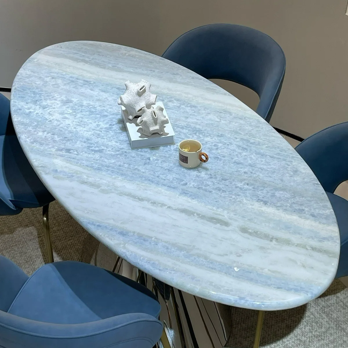 

Dining table Modern light luxury household UFO natural marble dining table