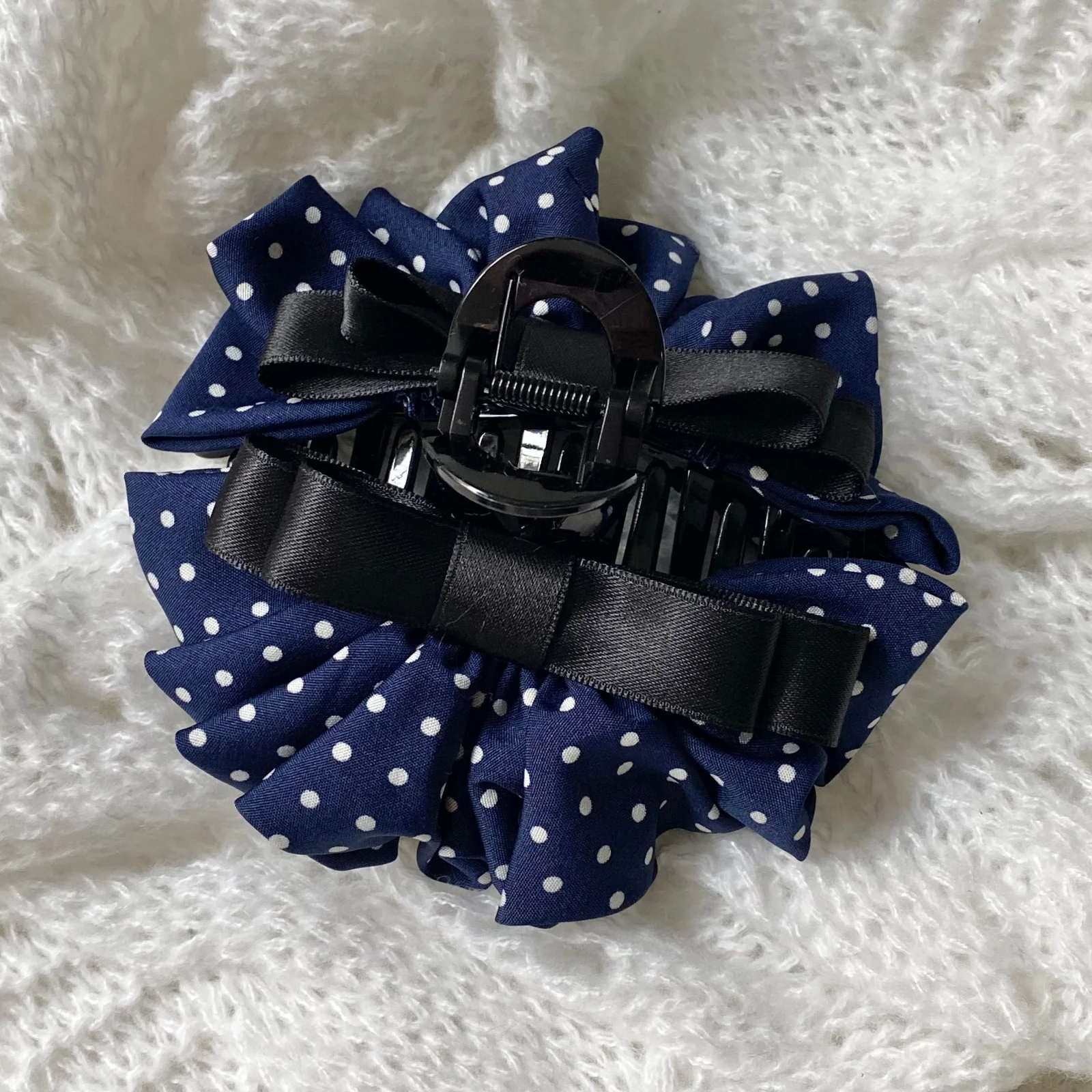 1 шт., темно-синяя заколка в горошек с рюшами по подолу и бантом в стиле принцессы — элегантная, премиум-класса и объемная заколка для волос для повышения короны V