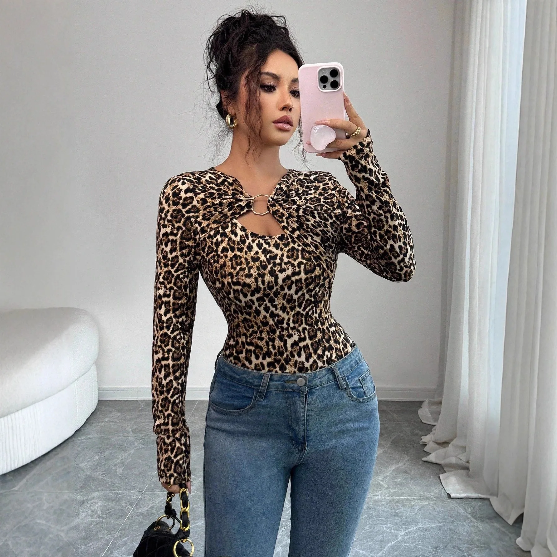 

Новый топ с асимметричным вырезом и металлическим декором, облегающий осенний модный шикарный модный универсальный элегантный гламурный для женщин y2k