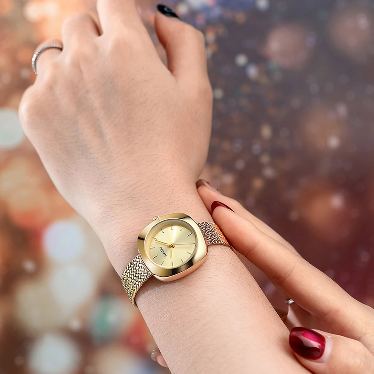 ساعة كاجوال ومتعددة الاستخدامات وبسيطة منسوجة بحزام شبكي من الفولاذ المقاوم للصدأ كوارتز