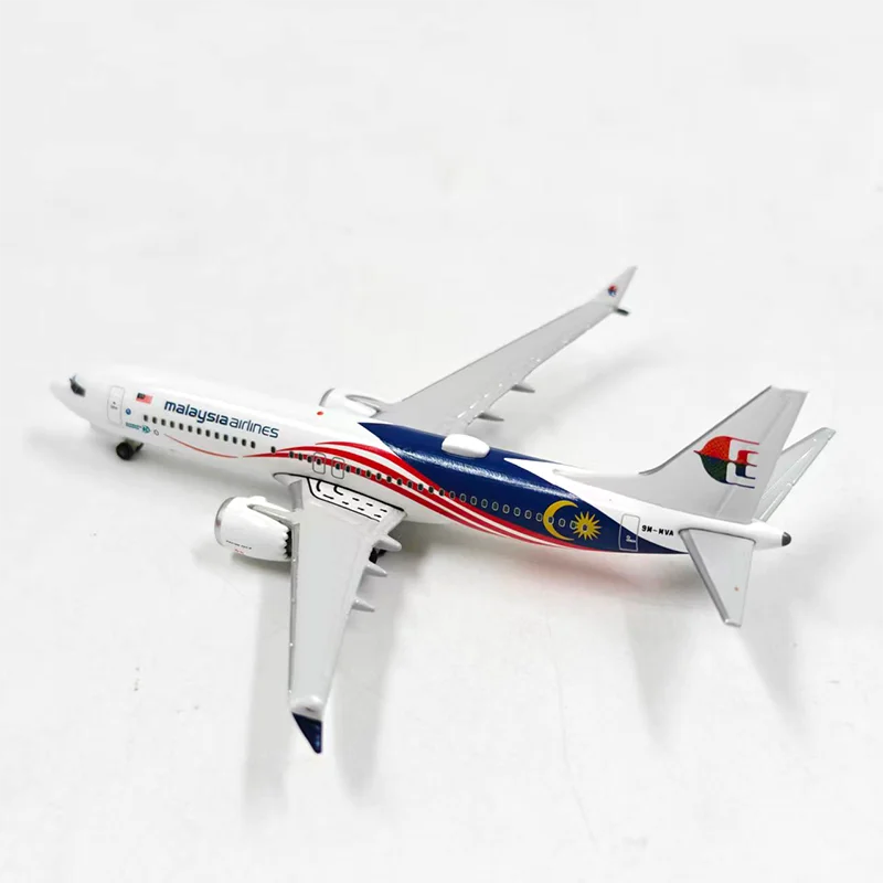 

herpa Diecast Alloy 1:500 Scale Malaysia 537780 Boeing 737 MAX8 Passenger Airplane Model For Display Collections