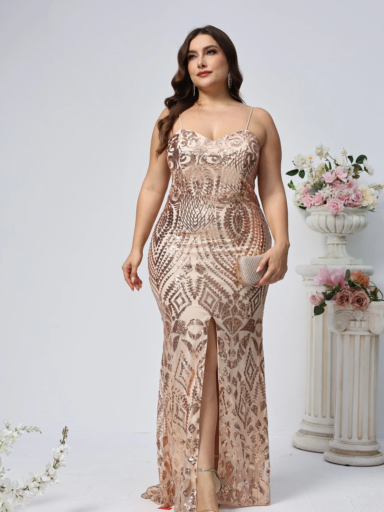 Spaghetti sStrap V-neck Cocktail pParty Dress Sequins Plus Size Mermaid Backless Slim Fit Evening Dress Sexy Ball Dress