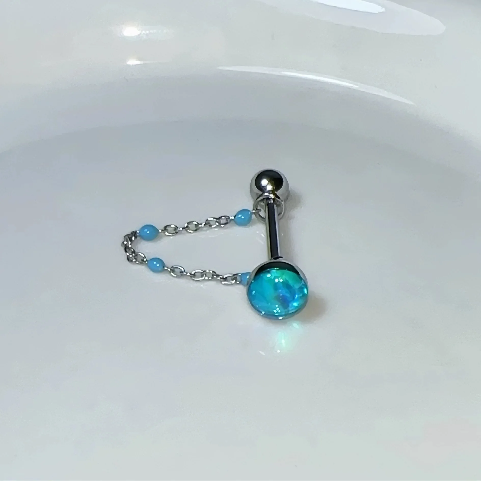 1Pc High-Quality Trendy Blue Glitter Ball Chain Titanium Steel Tongue Stud - Hot Girl Body Piercing Party Jewelry Giftt