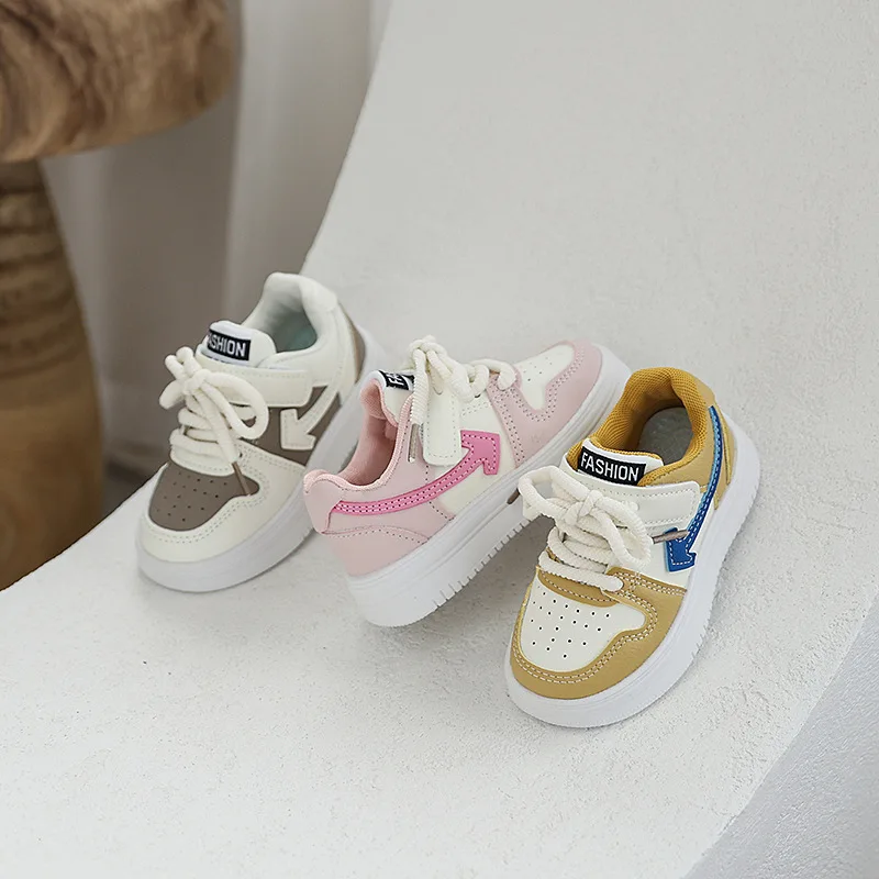 

Модная обувь для девочек, осень 2024, новые детские кроссовки, удобная обувь для мальчиков с мягкой подошвой, простая универсальная повседневная обувь для девочек Кроссовки