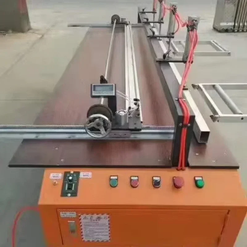 Honeycomb board cutting saw automatic aluminum clasp saw wood board automatic cutting machine