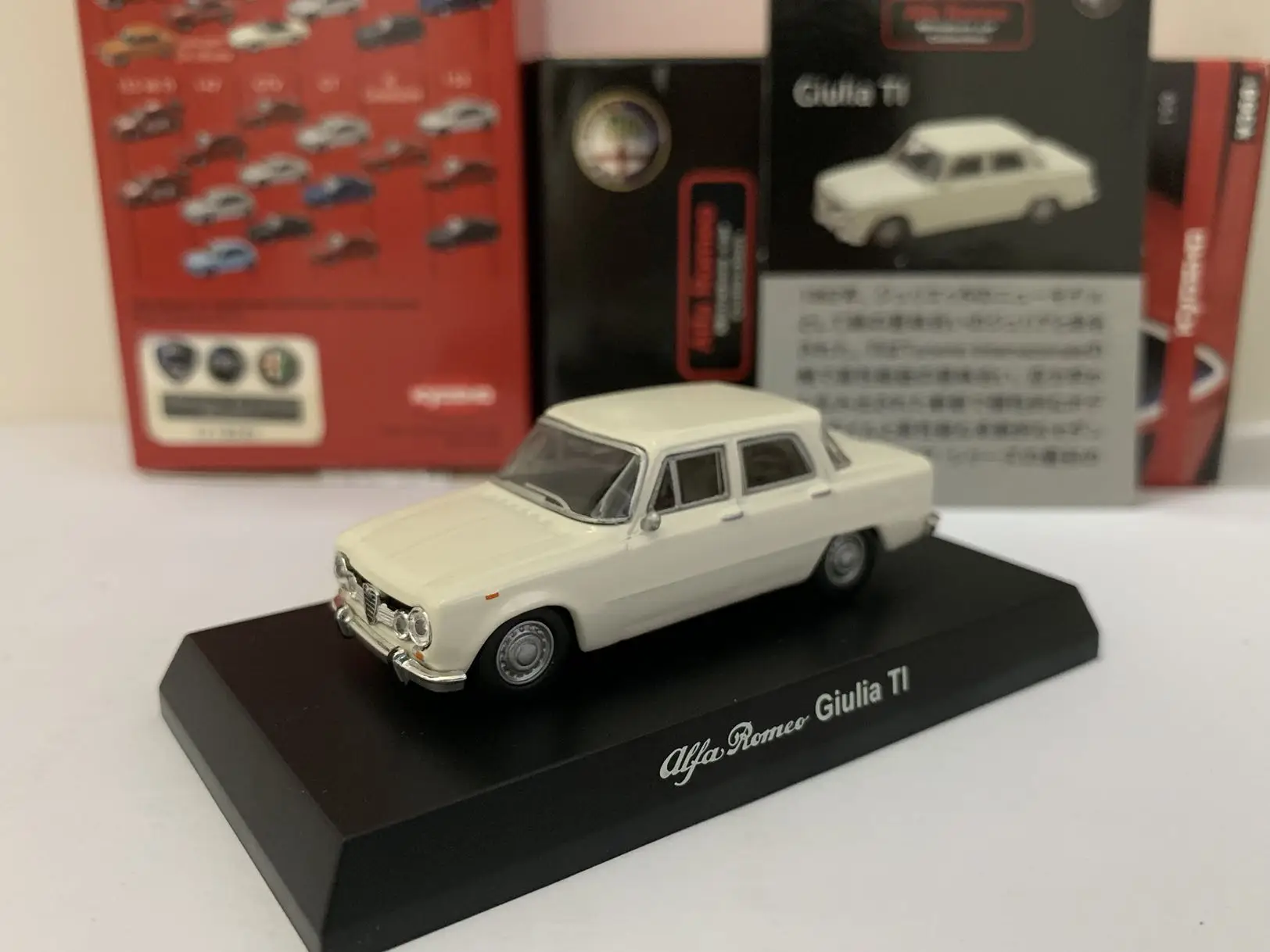 KYOSHO 1/64 Alfa Romeo  Giulia TI Collect die casting alloy  trolley model