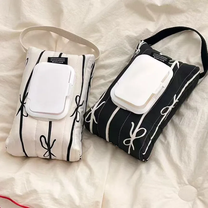 INS Korean New Black and White Bow Quilted Wet Wipes Box Baby Stroller Hand-Carry Hanging Bag Wet Wipes Bag (Without Lid)