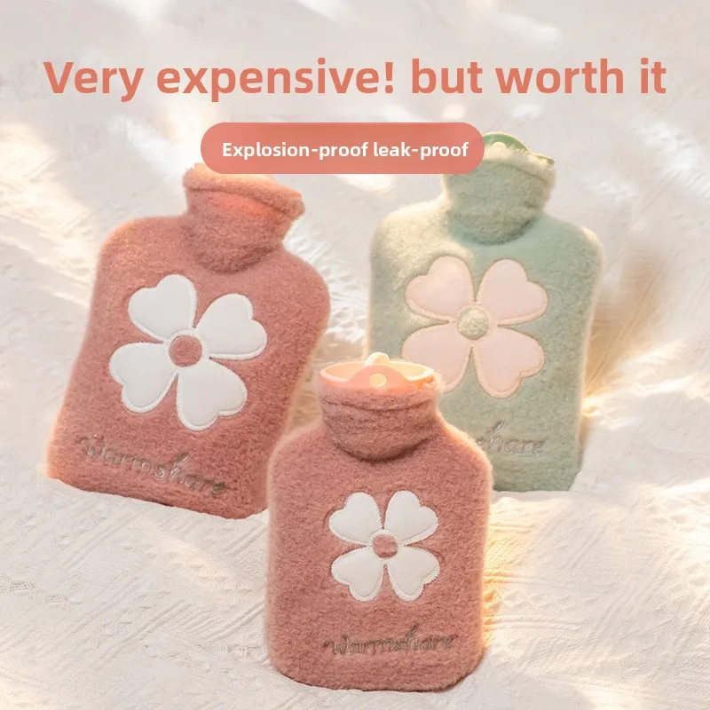

New Four-leaf Clover Plush Hot Water Bag Student Hand Warmer Bag Explosion-proof Water Injection Bag Fashion Hand Warmer