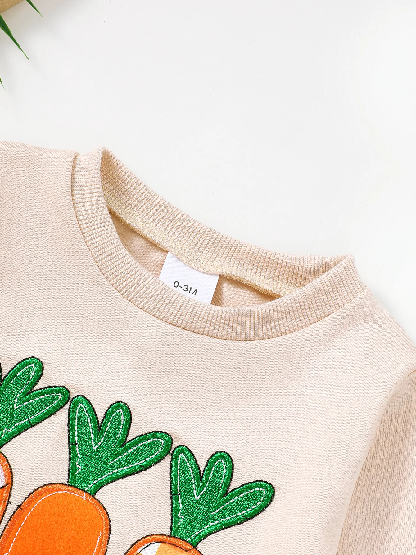 الجزرة المطرزة طويلة الأكمام رومبير ربيع الخريف الرضع طفل ملابس الطفل ارتداءها الاطفال الزي