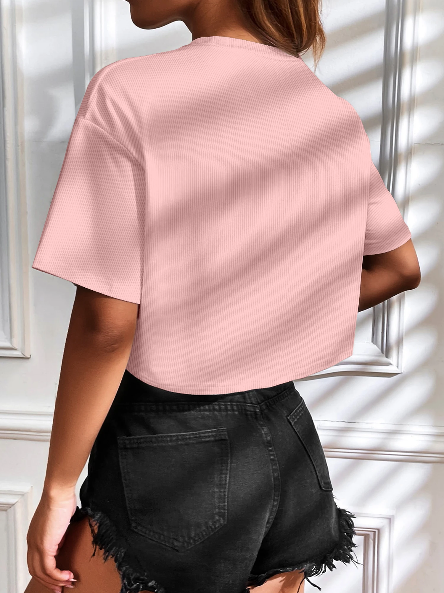 Damen-T-Shirt in Uni-Farbe mit kurzen Ärmeln, College-Stil, lässiges Crop-Top – Detail 13