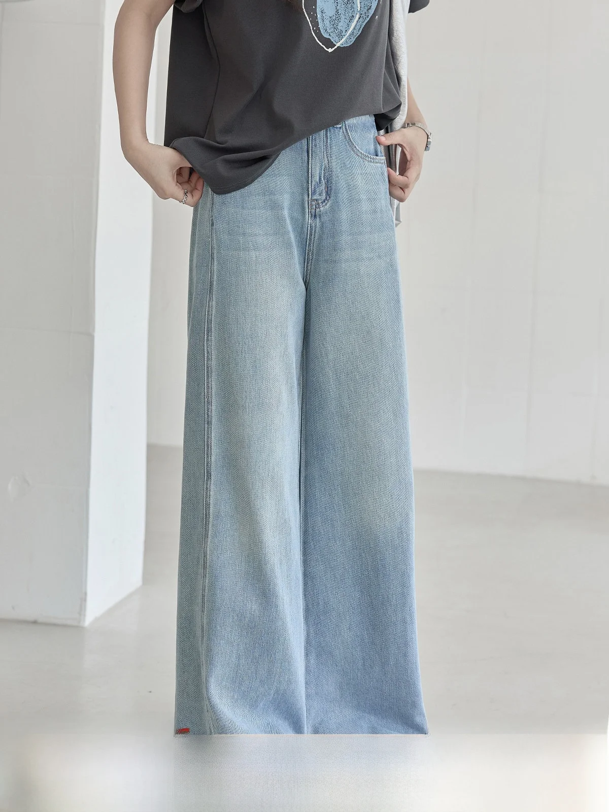 

Blue High Waist Wide Leg Jeans Women's Summer New Small Design Sense Splicing HUIXI Commute Style Water Washed Denim Pants