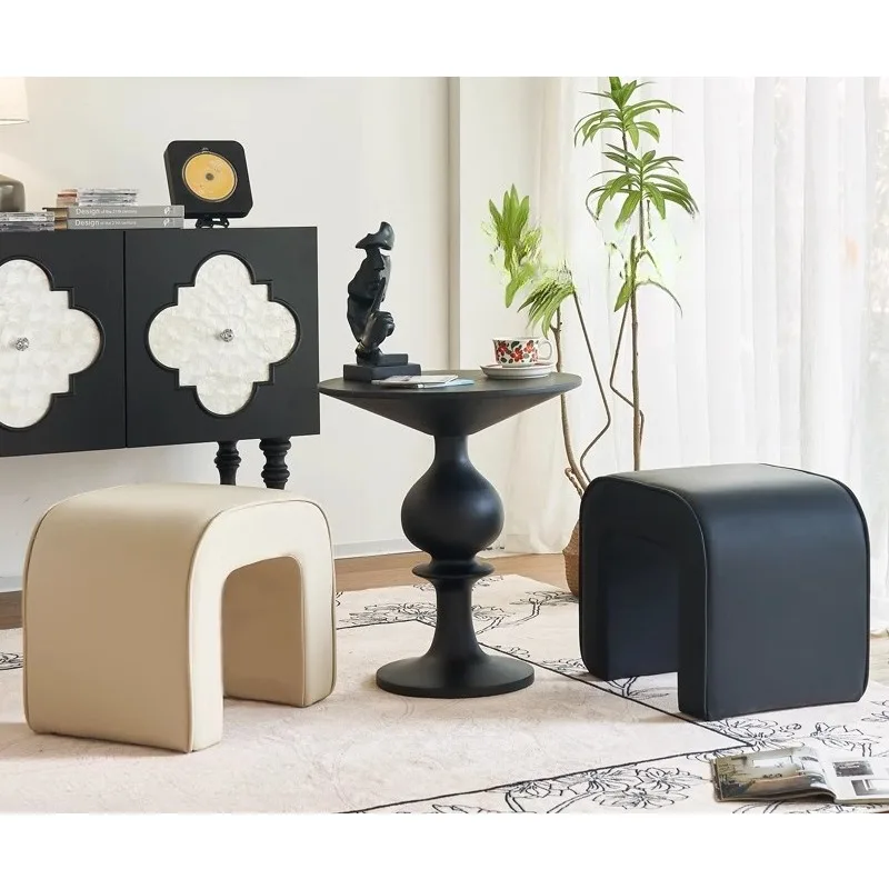 

Small leather stool, sofa stool, household light luxury, living room, high-end feeling, suitable for bedrooms and living rooms