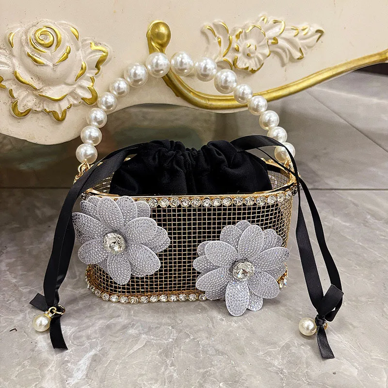 

2025 New Vintage Diamond Evening Bags Luxury Metallic Hollow Out Bucket Bags Party Wedding Dinner Bags Ladies Purse Handbags