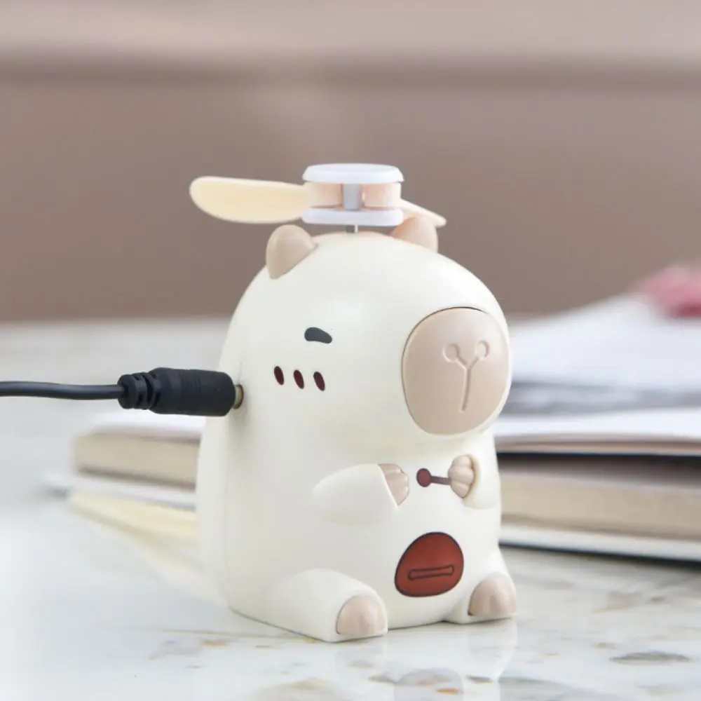 Capibara in plastica Figura anime Ventilatore portatile leggero ricaricabile USB per cartoni animati Mini ventilatore elettrico per studenti a basso rumore