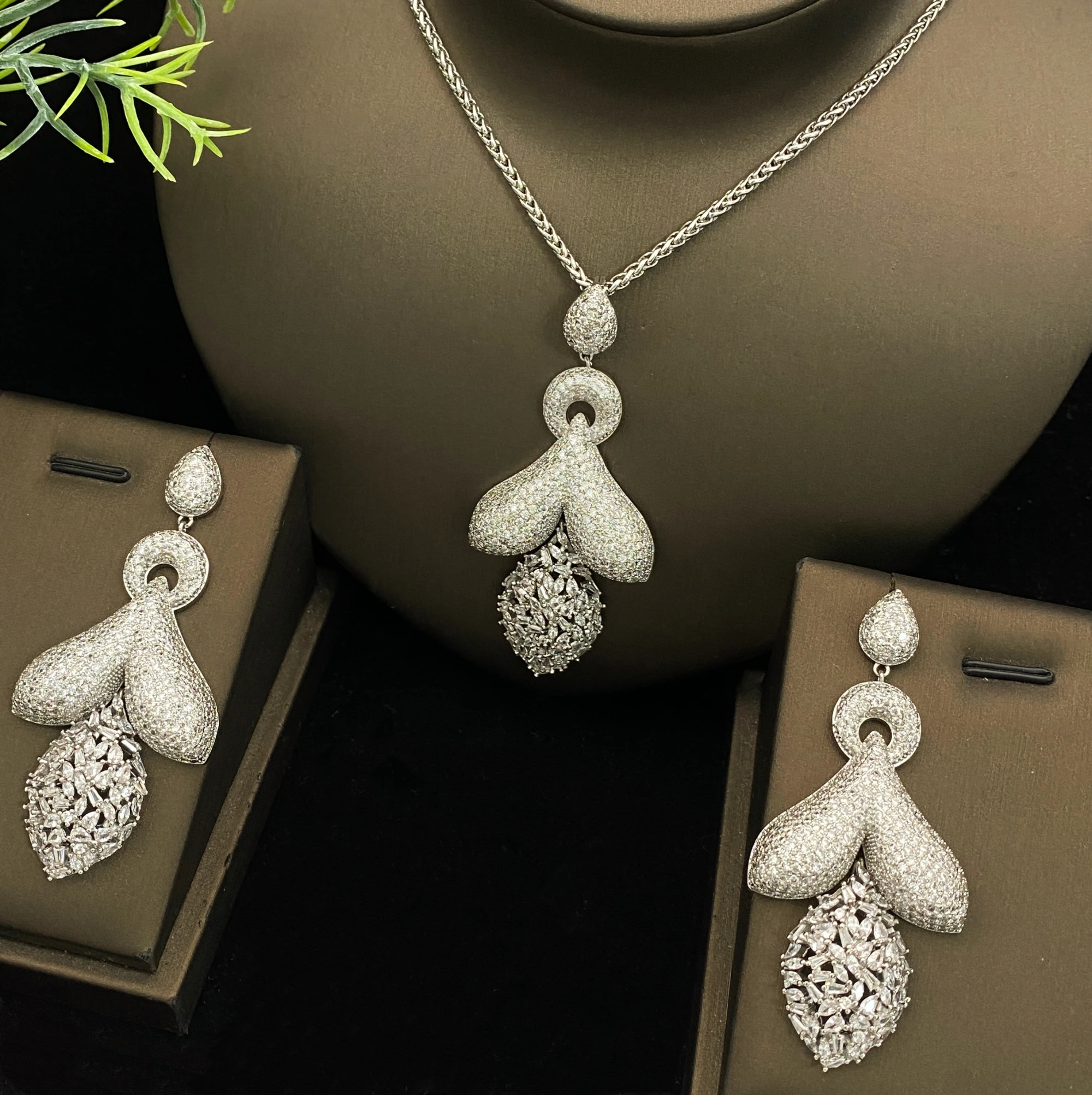 

JRH Gold Plated Brass Cubic Zirconia Minimalist Women Jewelry Set with Necklace And Earrings for Daily Wearing