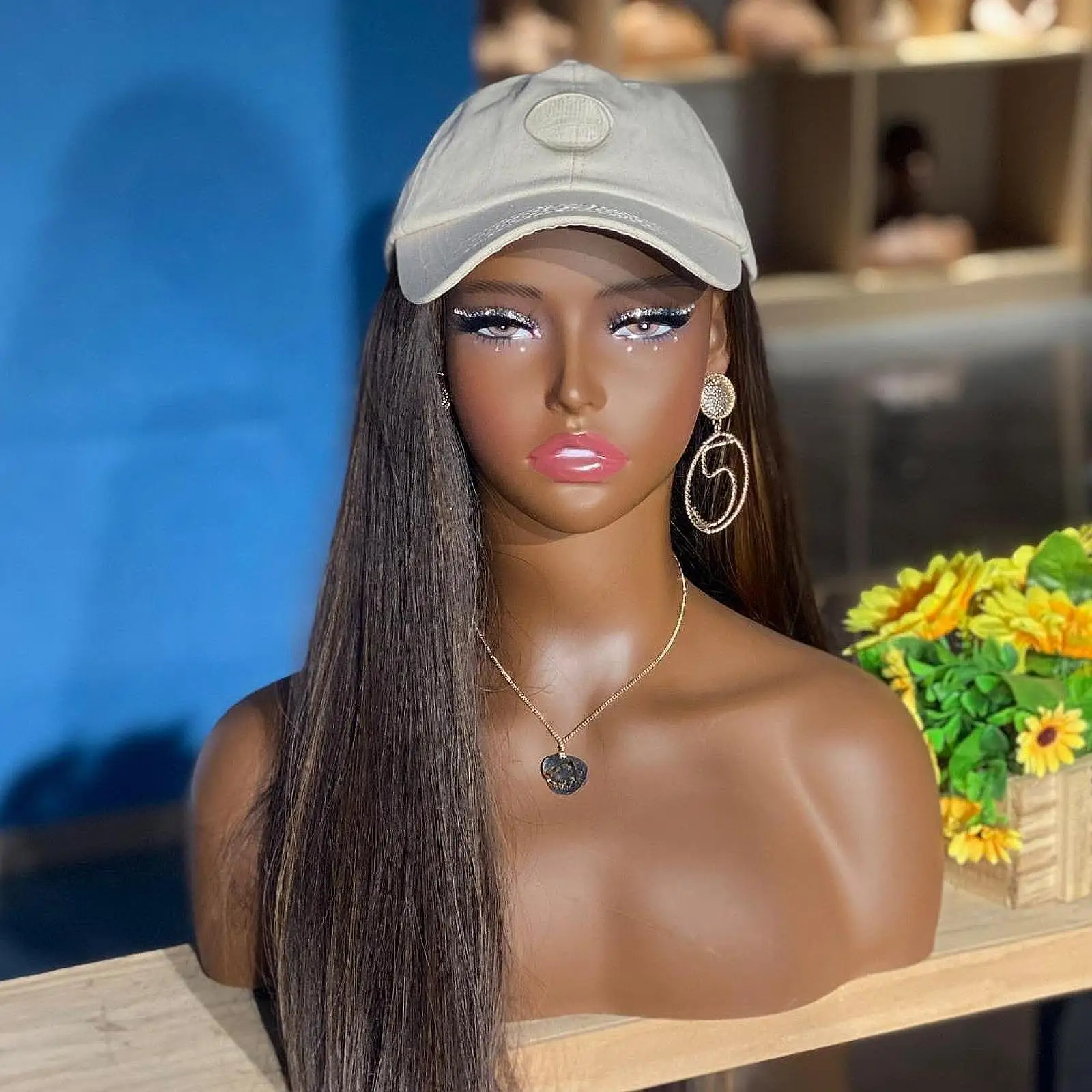 Cabeza de maniquí femenina realista con maquillaje, accesorios de belleza, soporte para peluca, modelo de exhibición, busto de cabeza de maniquí para joyería de peluca