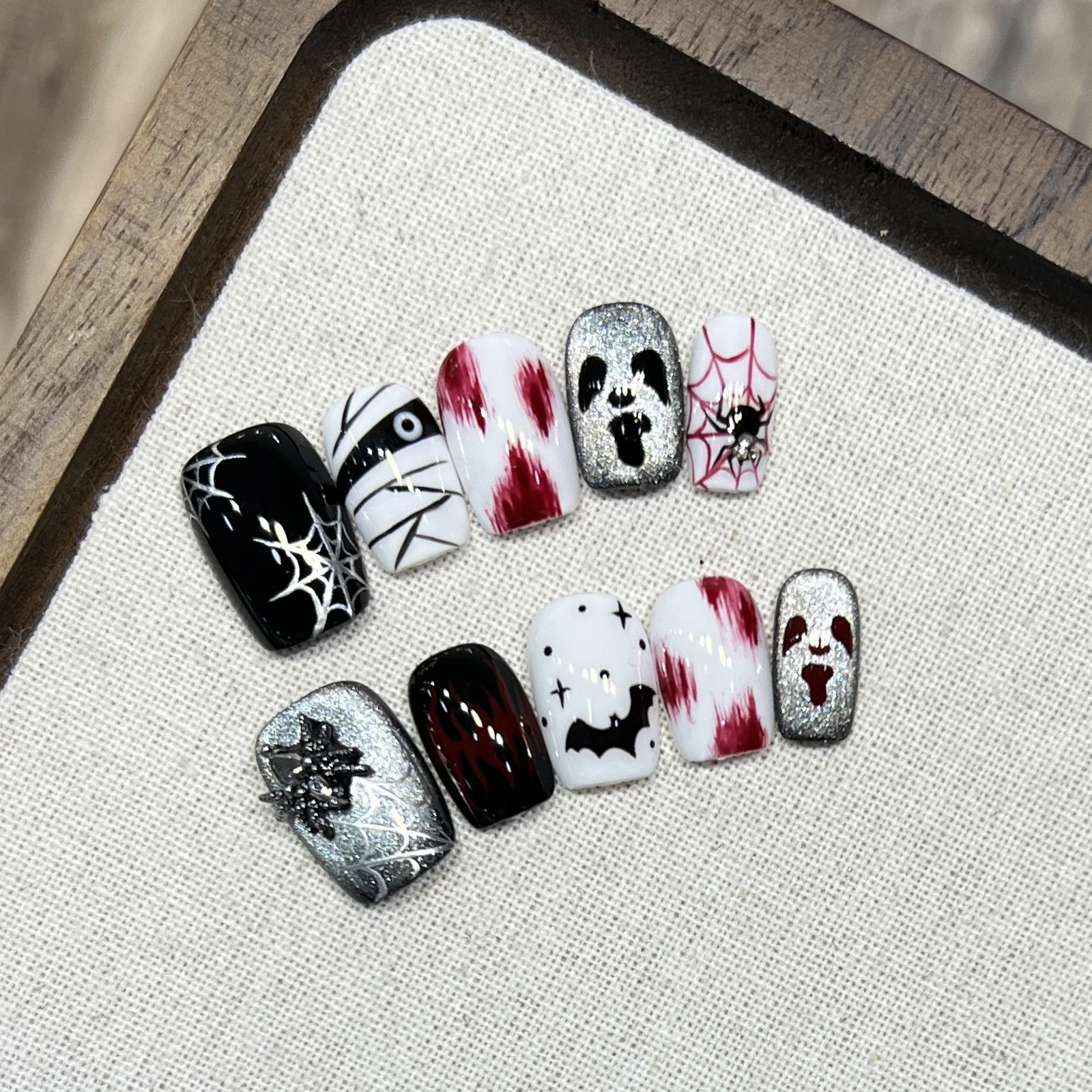Quick-Apply Press on Nails Gothic Style for Halloween Party Mummy Bandage Art Short Square Resin False Nails 10pcs Set