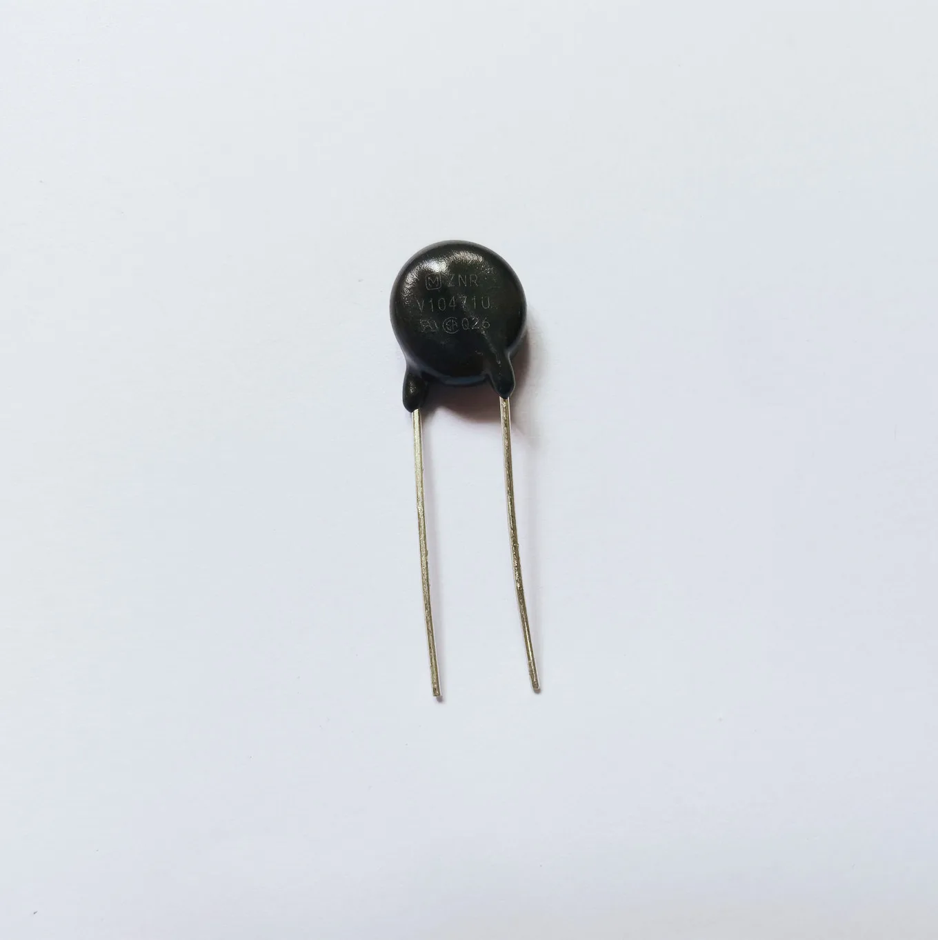 Original new 100% varistor ERZV10D471 ZNR V10471U 470V 10D471K 10mm (Inductor)