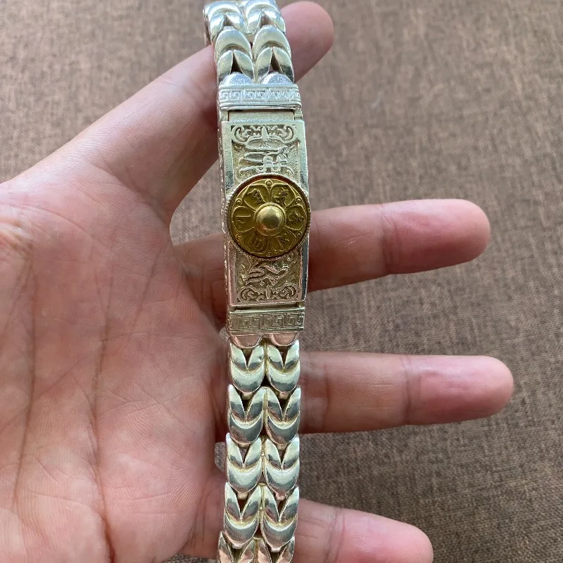 Weißkupferfarbenes zweifarbiges Dharma-Rad-Armband, Retro breiter Weizenkorn-Armreif, Unisex Ethno-Streetwear-Schmuck – Detail 4