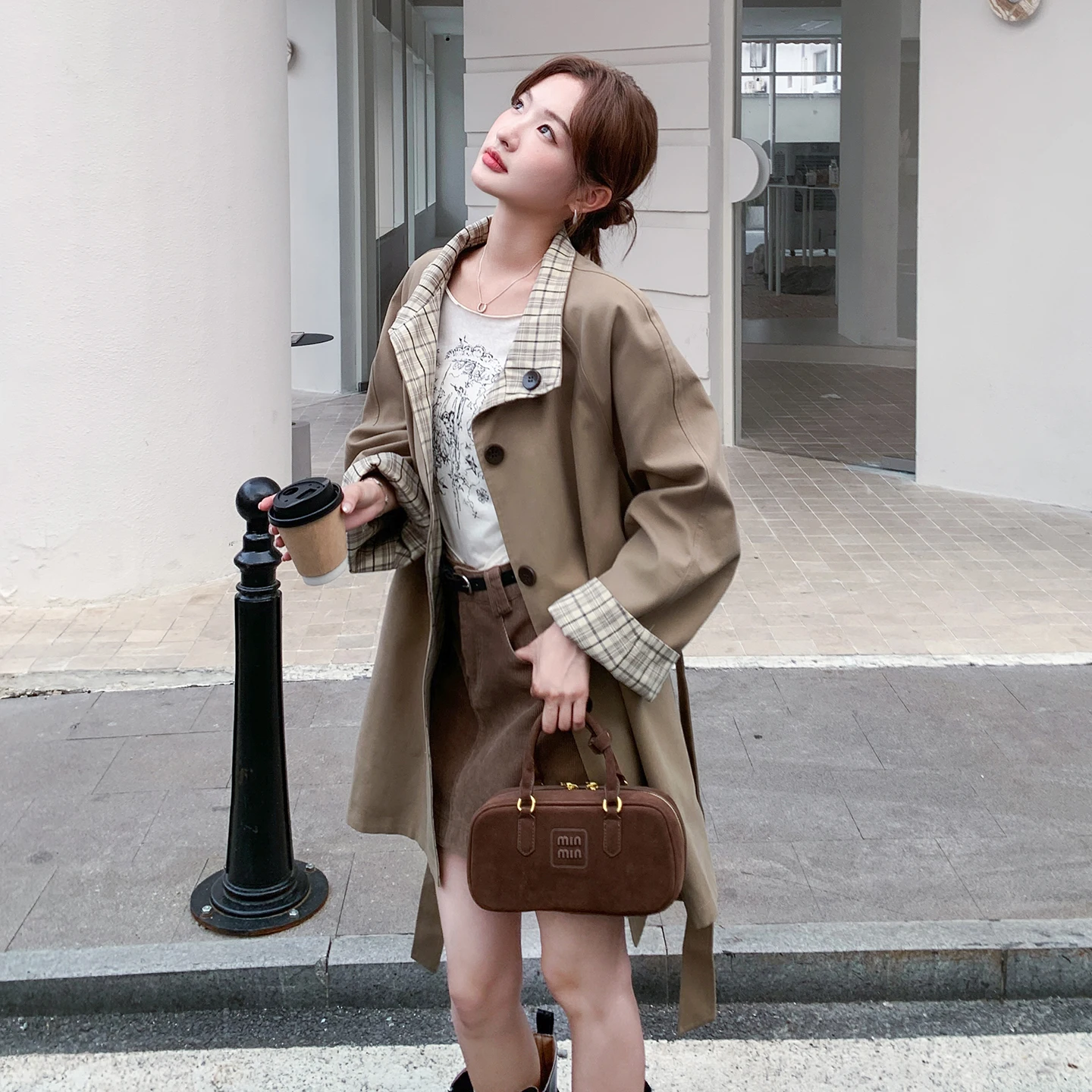 

SuperAen цвета хаки в корейском стиле, клетчатые лоскутные плащи с длинными рукавами для женщин, осень 2026, новое повседневное свободное элегантное пальто