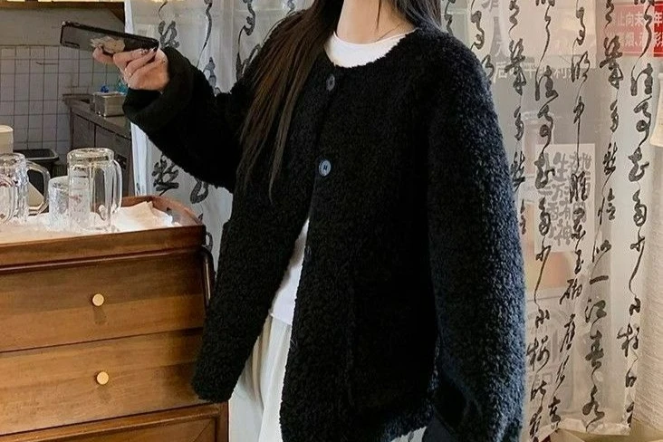 เสื้อโค้ทขนสัตว์สไตล์ลำลองแบบหลวมๆ รุ่นใหม่ ฤดูใบไม้ร่วง-ฤดูหนาว ปี 2025 เป็นมิตรกับสิ่งแวดล้อม