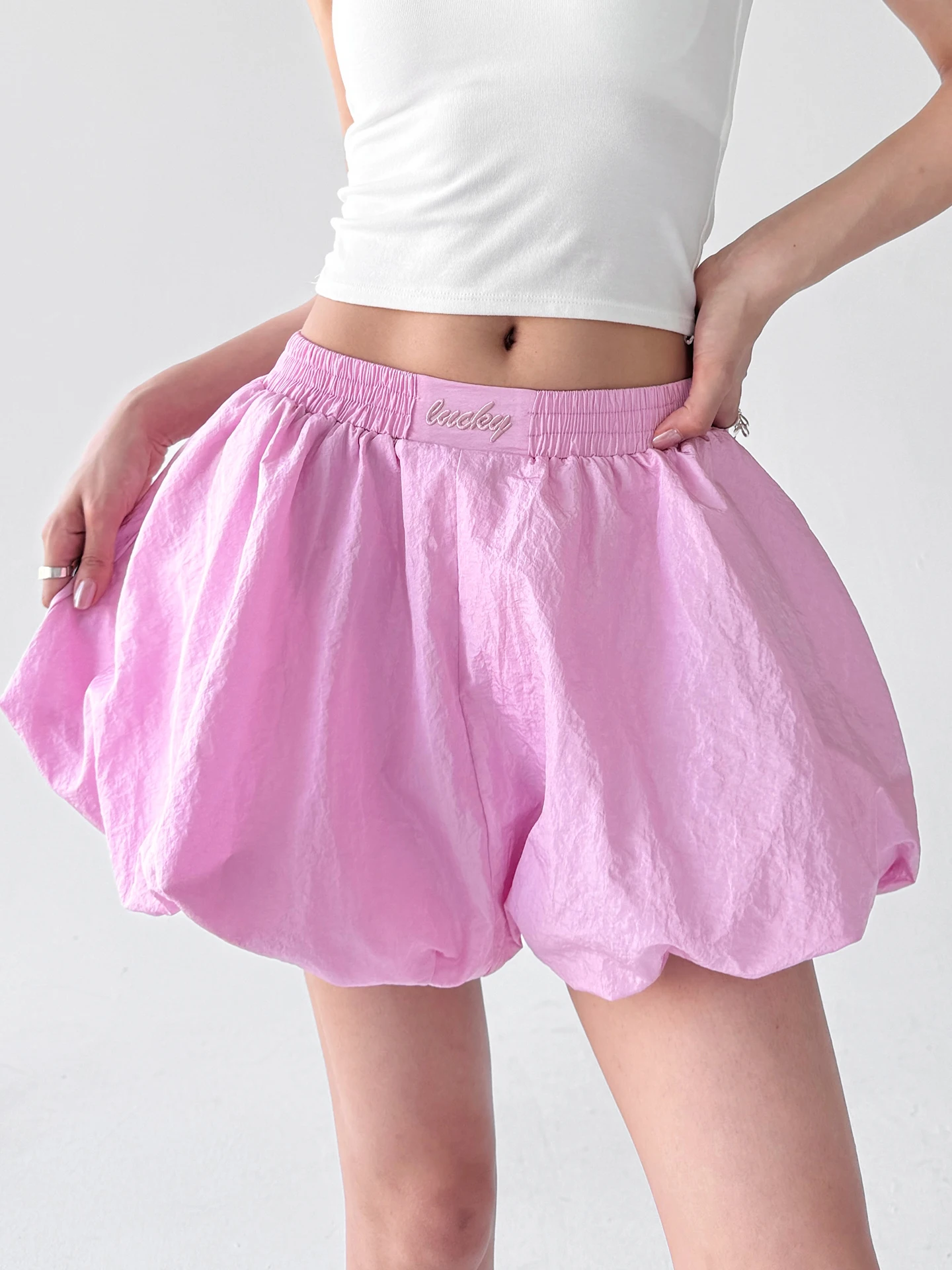 Verano 2025 falda acampanada coreana Sle falda ortopé adelgazante plisada de cintura alta para mujer falda de paraguas para el cuerpo