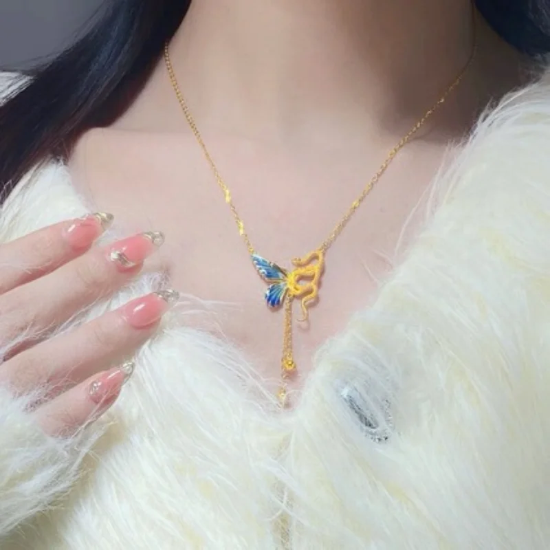 

New Chinese Style Light Luxury Minority Sense of Design Senior Fashion Delicate Montage Snake Butterfly Ladies' Pendant Jewelry