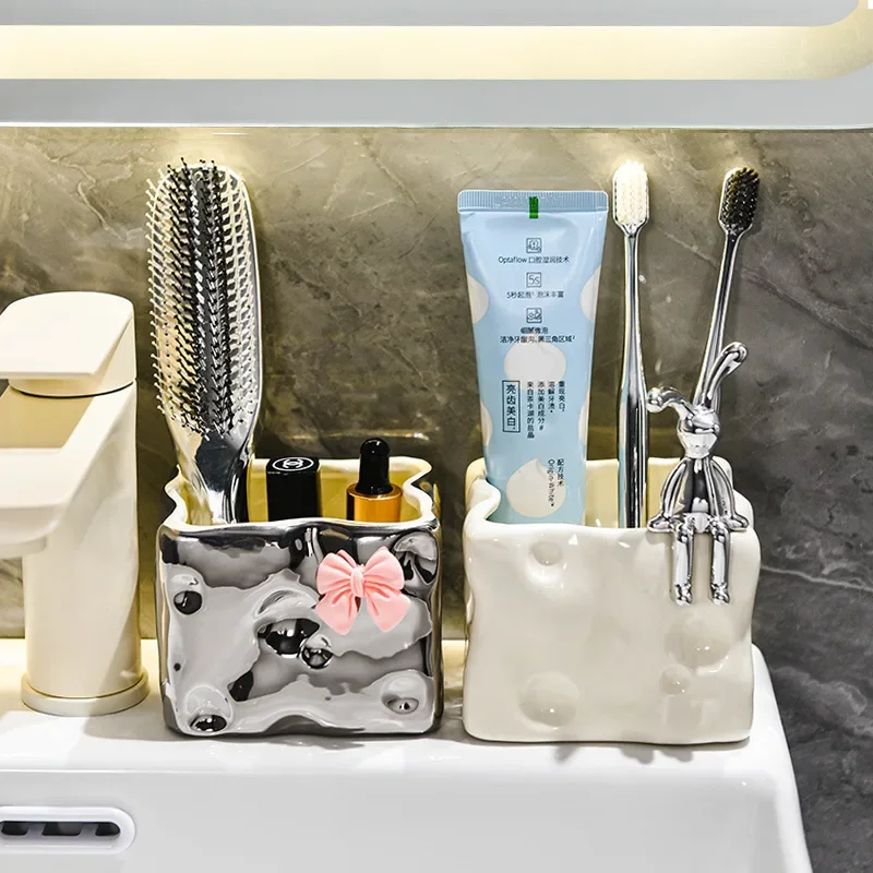 Toilet Comb Storage Rack Makeup Brush Holder Bathroom Washbasin Organizer Shaver Stand Toothbrush and Toothpaste Cylinder