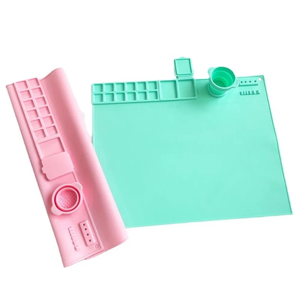 Washable Silicone Children Art Mat Non-Slip Soft Silicone Paint Palette Portable Easy To Clean Graffiti Painting Mat for Artists