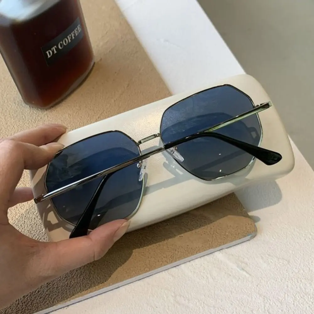 

Солнцезащитные очки в стиле ретро с защитой UV400, шестиугольные солнцезащитные очки в металлической оправе, солнцезащитные очки для женщин и мужчин