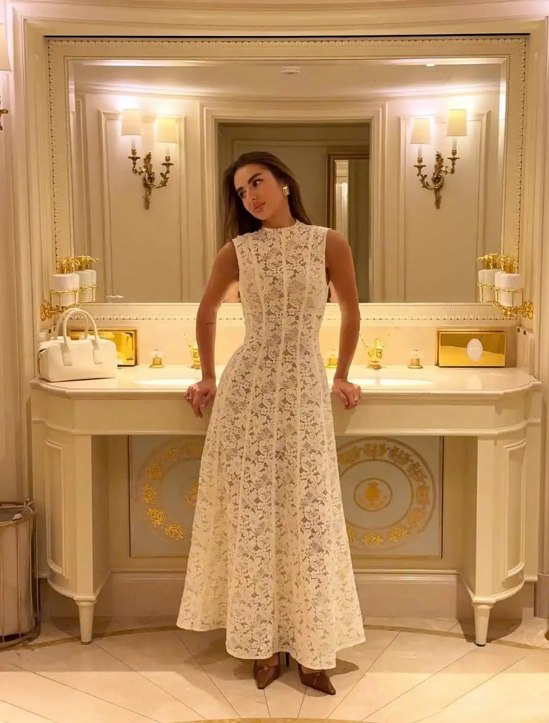 

Design Elegant Scoop Neck Boho A Line Evening Dress Embroidery Lace Cut-out Prom Formal Party Dress Fashion New Arrival ﻿