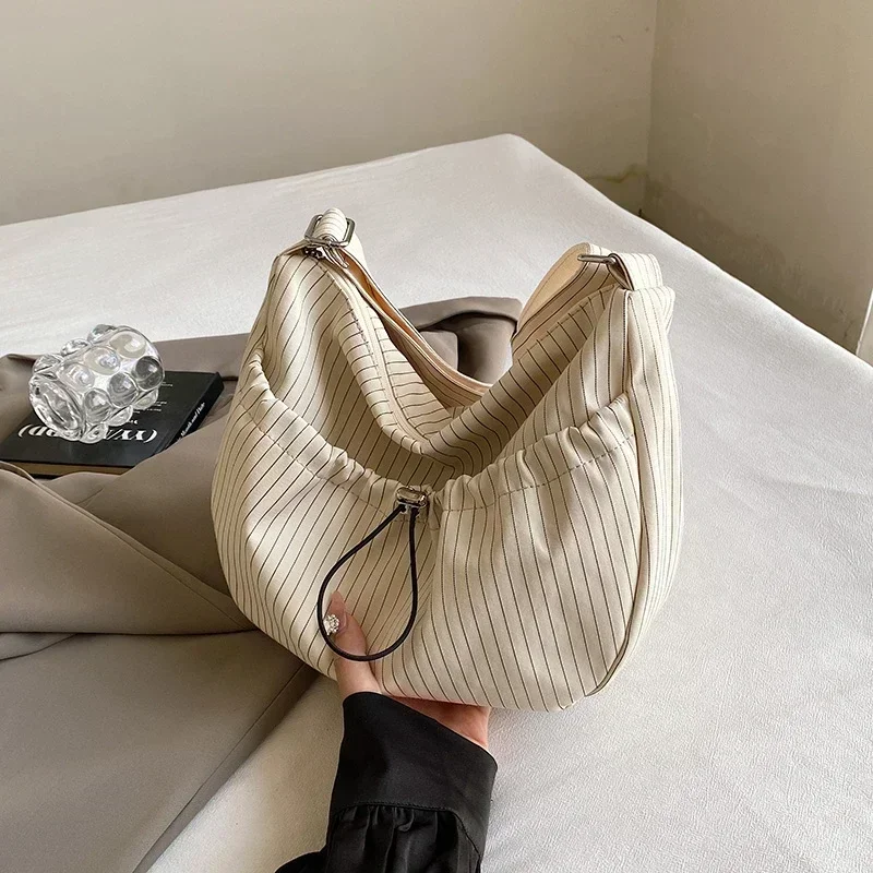 Borsa a tracolla da donna in Nylon Casual solido 2024 nuova borsa a tracolla alla moda semplice borsa da donna di grande capacità Bolsas De Mujer