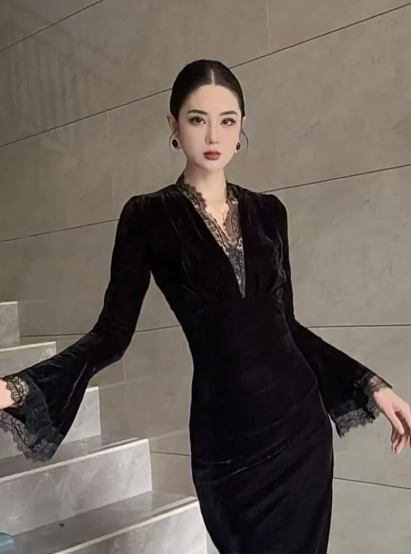 

Ele Bla Velvet Dr Long Sve Lace Hem Formal Ocn Slimming Fit Gown Spring 2026 High End Faion Ladies Dr