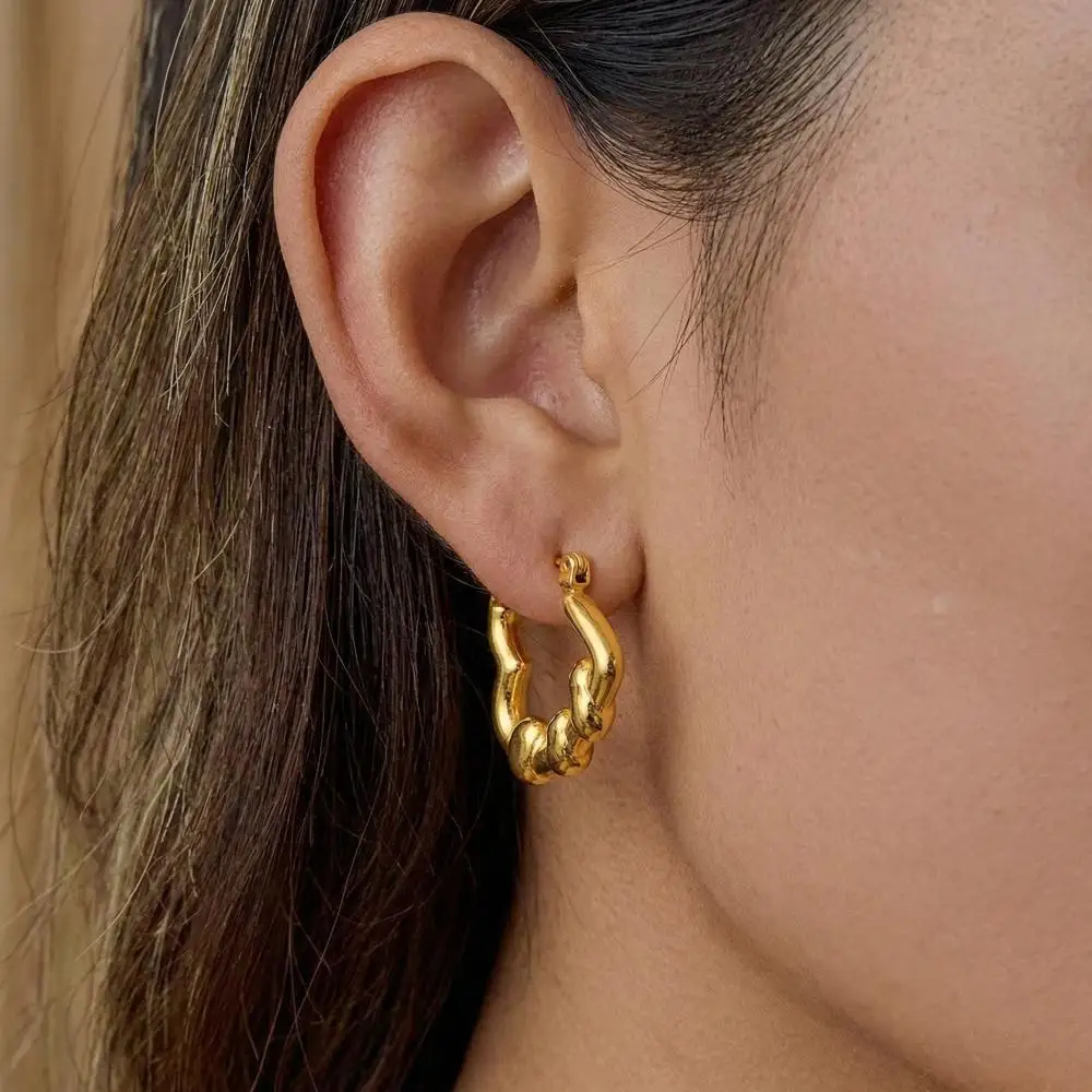 Miia Jewelry 18K Gold Stainless Steel Heart Shape Huggie Hoop Earrings Chunky Click Top Hollow Heart Earrings For Women