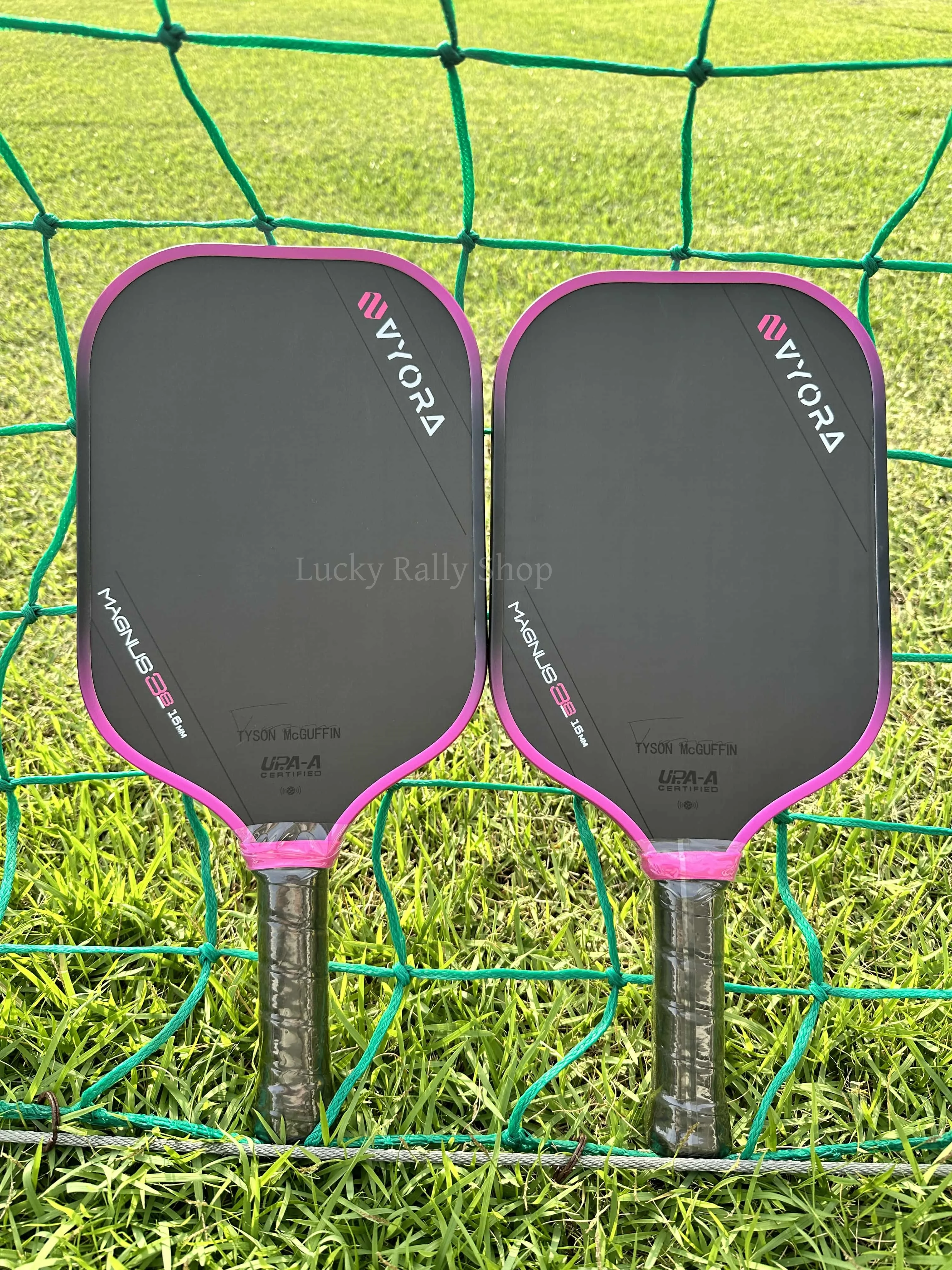 

Pickleball Paddle Vyora Magnus 3S Gen3 — одобренный Usapa, 16 мм термоформованный сердечник из углеродного волокна T700 розового цвета