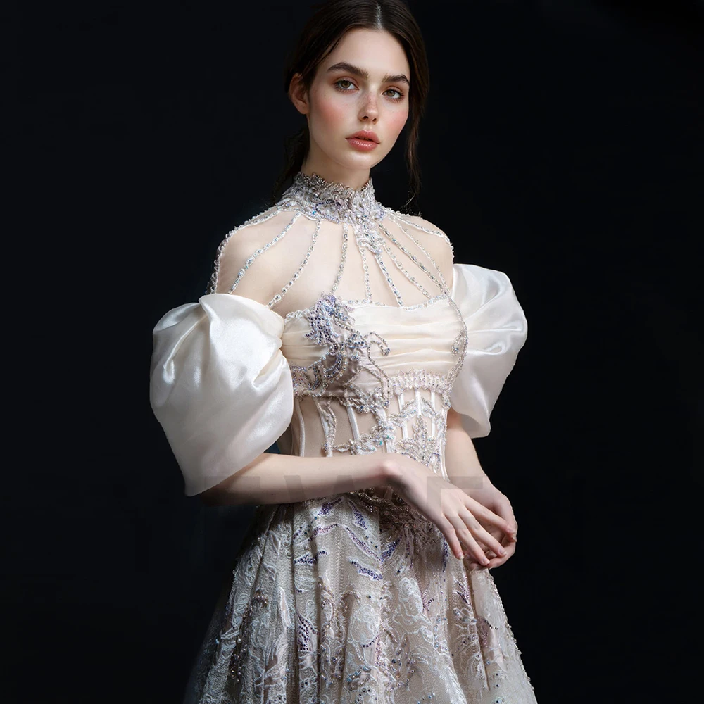 Luxe avondjurk met hoge hals, elegante formele bruiloft, beroemdheid galajurk