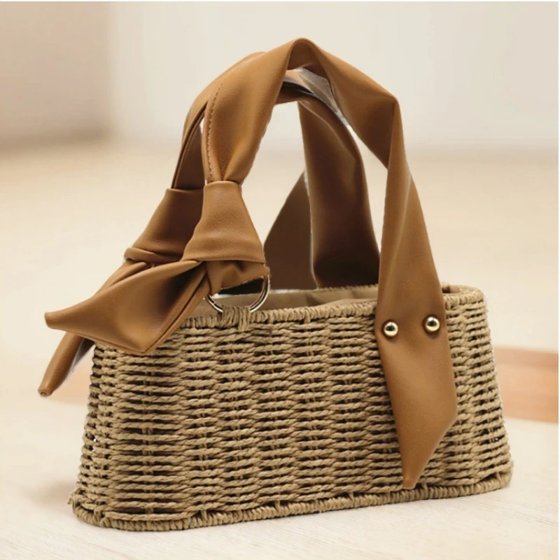 2024 New trapezoidal handbag, mobile phone straw fashionable women's woven bag