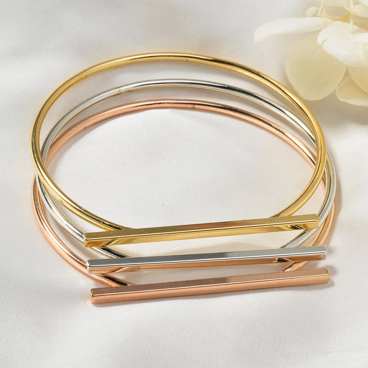 Набор из 3 предметов, солнечные украшения, модные украшения, новые браслеты, браслеты для женщин, изысканные ювелирные изделия, круглые для вечеринки, свадьбы, повседневной носки, подарок Набор из 3 предметов, солнечные украшения, модные украшения, новые браслеты, браслеты для женщин, изысканные ювелирные изделия, круглые для вечеринки, свадьбы, повседневной носки, подарок