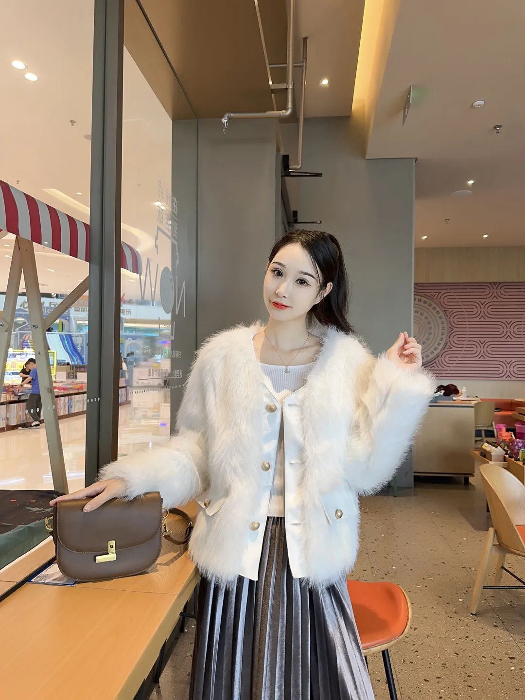 New High-end Small fragrant fur Coat For women 2026 Autumn/Winter New Imitating Fox fur Fashion Young style Short Loose Fur Top
