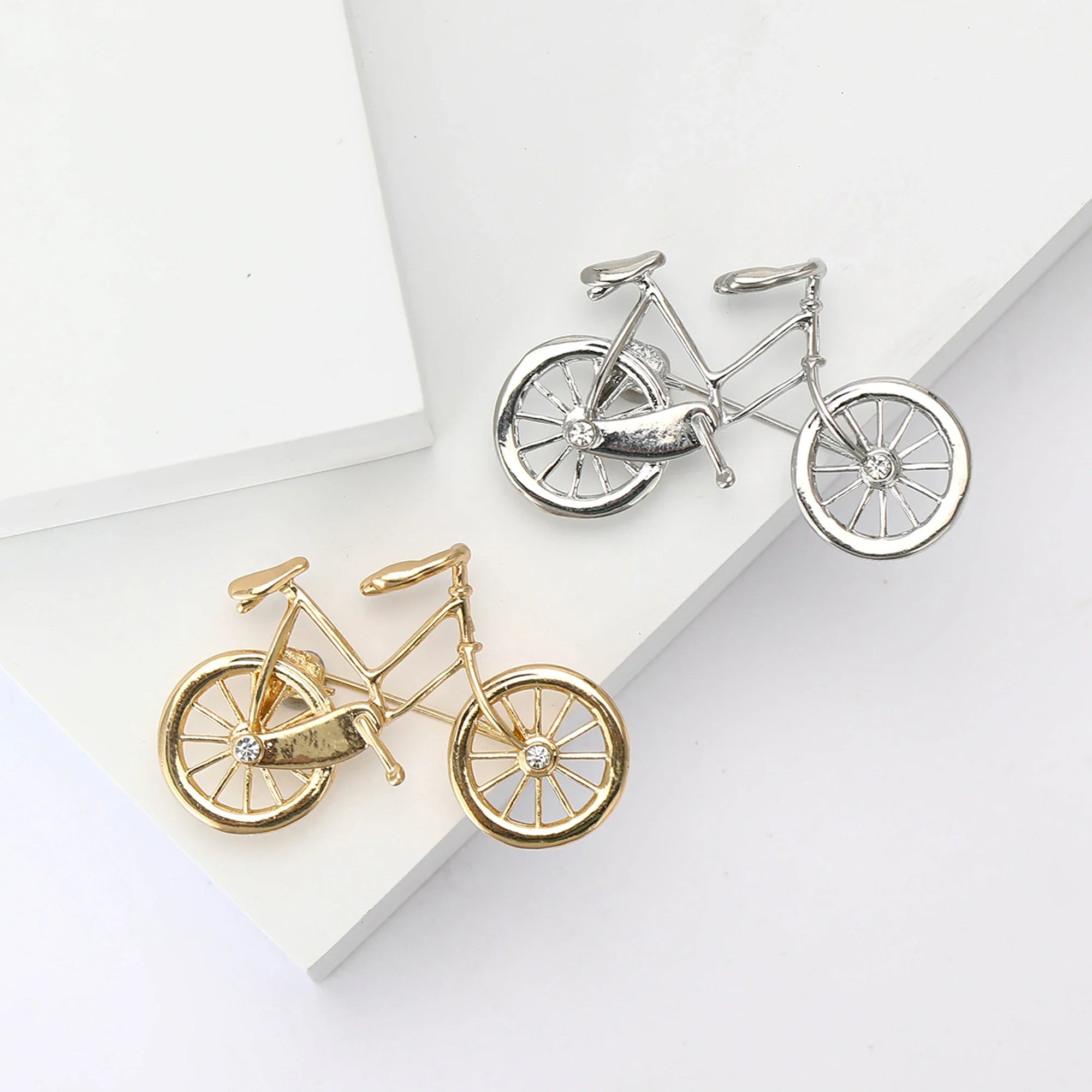 Enamel Bicycle Brooches for Women Unisex Rhinestone Transportation Pins Event Party Backpack Decoration Clothes Accessories