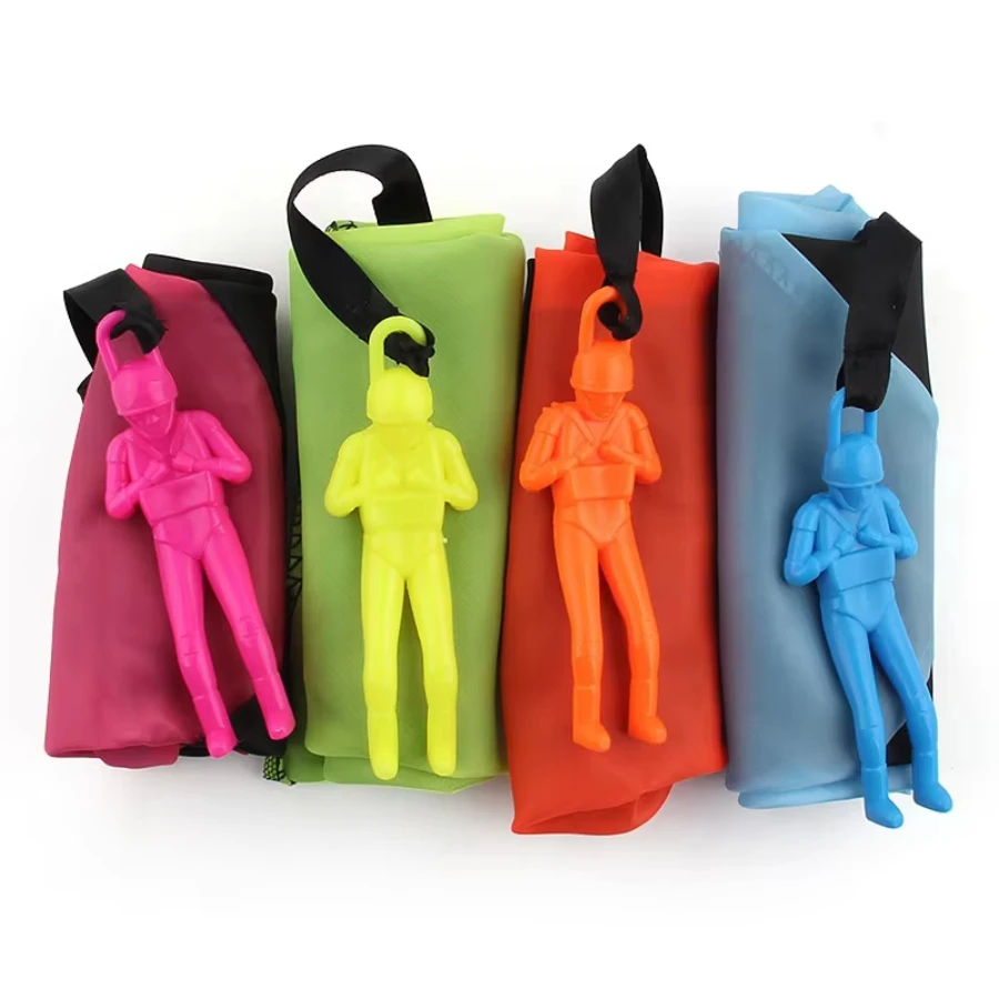 4-teiliges Handwurf-Fallschirmspielzeug, interaktives, pädagogisches Flugspiel für Eltern und Kinder im Freien am Strand, Geschenk für Jungen und Mädchen – Detail 4