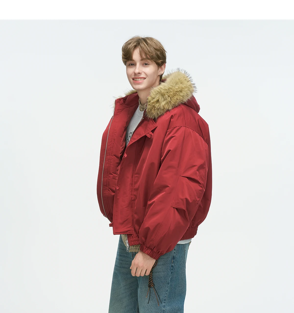 سترات بقلنسوة وياقة من الفرو الصناعي على الطراز الأمريكي على الموضة للرجال والنساء لشتاء 2025 سترات جديدة سميكة بأكمام طويلة #5