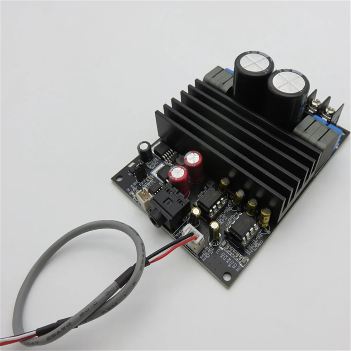 

AD41-DC19-48V TPA3255 Class D Audiophile HIFI Digital Amplifier Board 300W+300W High Power 2.0 Dual Channel Stereo