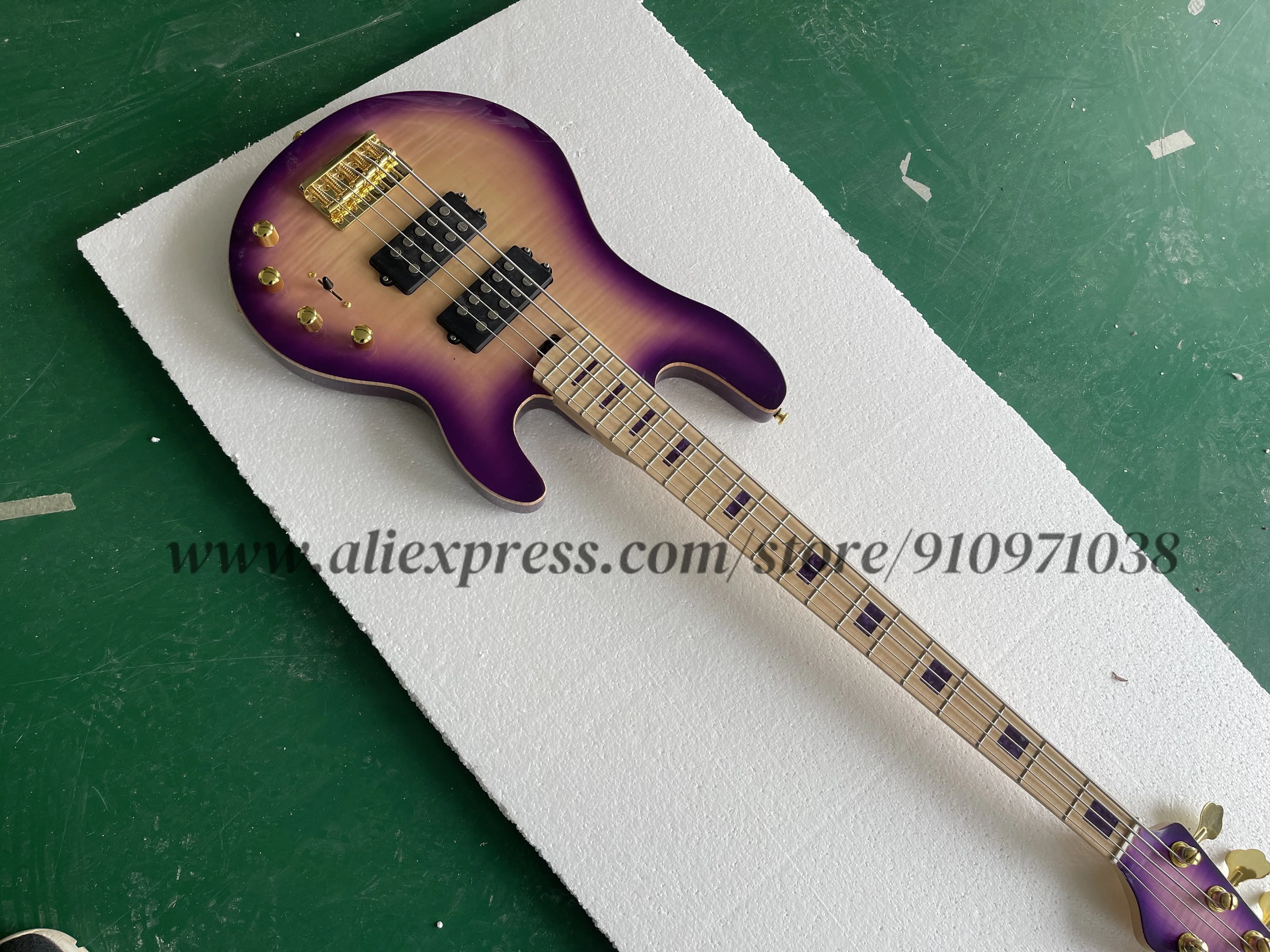 

Classic violet bass, 5-string bass, fixed bridge, white wax body wood grain binding, maple neck, golden tuner, factory custom