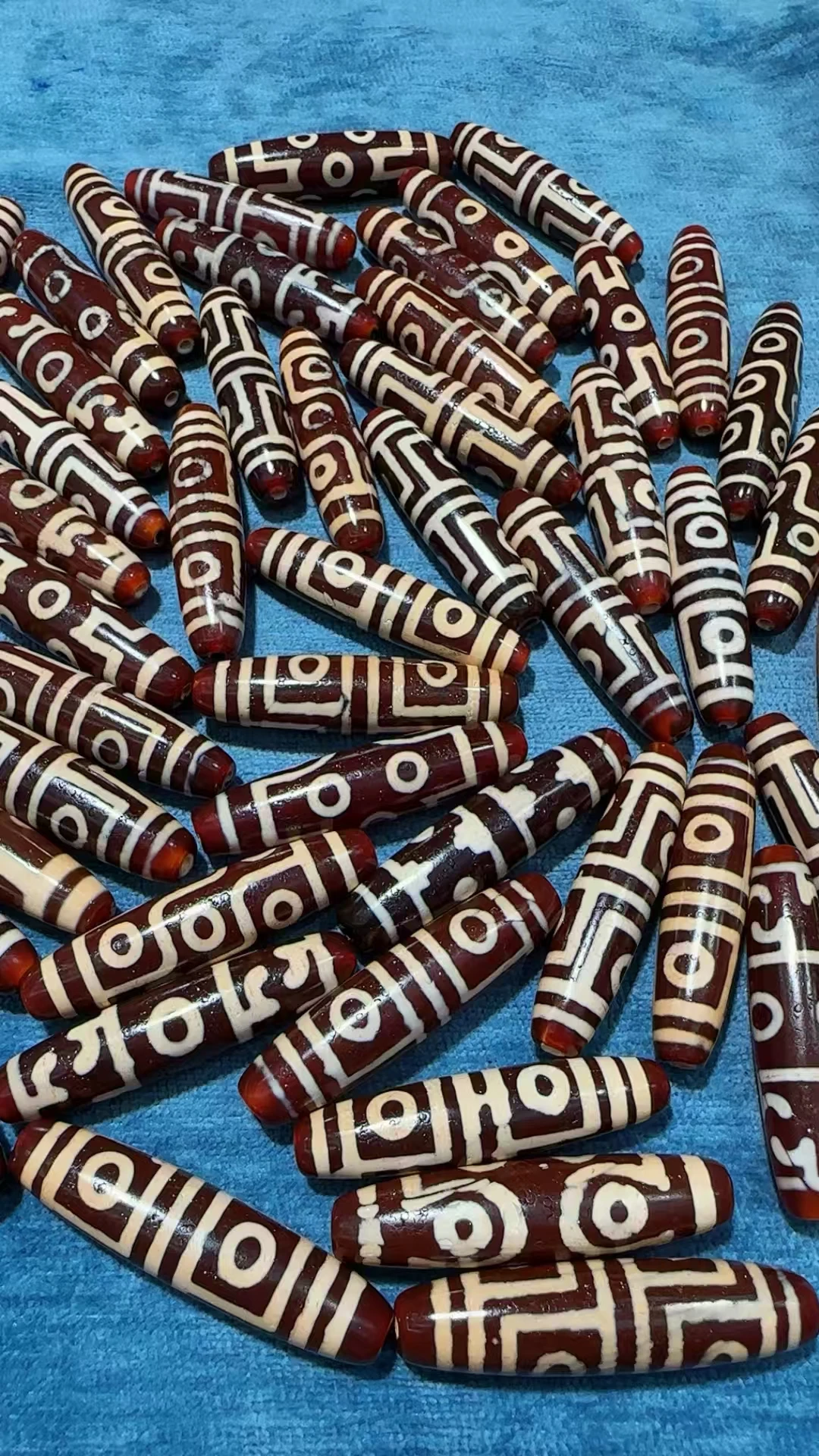 30pcs/lot Red DZi Bead Weathering Vein 60mmB Different Totems Magic Power Fengshui Amulet Collection DIY Jewelry